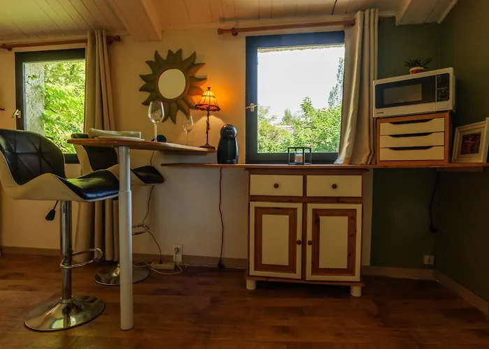 Chez Babeth فندق مبيت وإفطار فينوف ليز أفيجْنْ